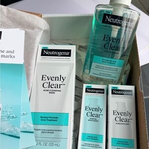 Neutrogena Even Clear Acne Solution Set - White and Teal